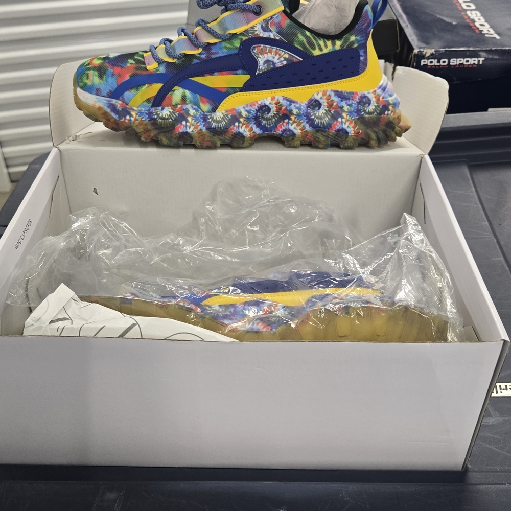 JAVI MEN'S  Colorful Patterned Sneakers SIZE 11 NEW ***